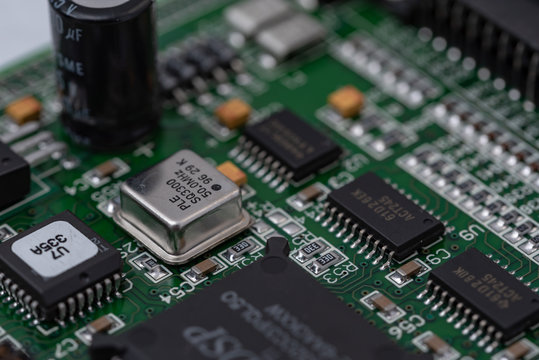 電子回路基板 - Powered by Adobe