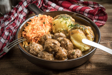 Meatballs and mashed potatoes