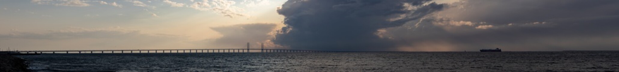 Fototapeta premium Öresund bridge (panoramic view, thunderstorm rolling in)