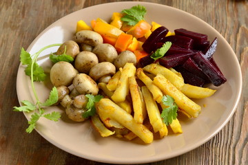 Baked potatoes with mushrooms, peppers and beets