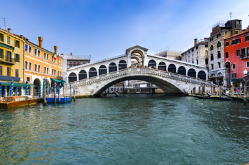 Fototapeta na wymiar Canal Grande and Rialto Bridge in Venice, Italy