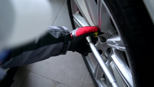 Replacing Tires in the Vehicle. Seasonal Tires Change