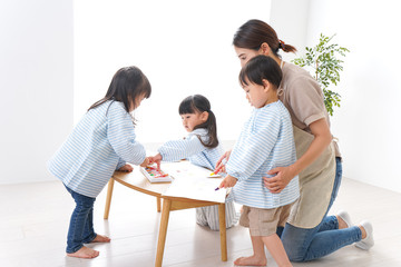 保育士と園児