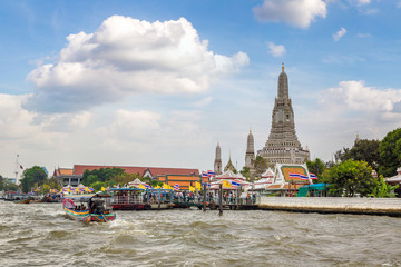 Naklejka premium Wat Arun Temple in Bangkok