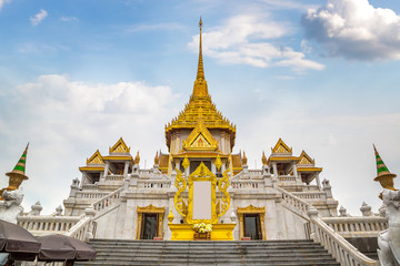 Fototapeta na wymiar Wat Traimitr temple in Bangkok