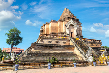 Fototapeta premium Wat Chedi Luang temple in Chiang Mai