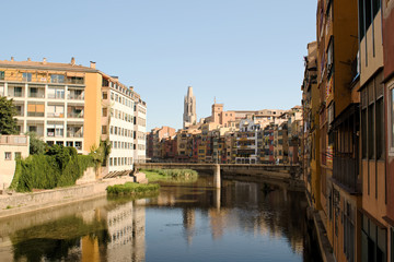 Fototapeta na wymiar Stadtansicht von Girona in Katalonien