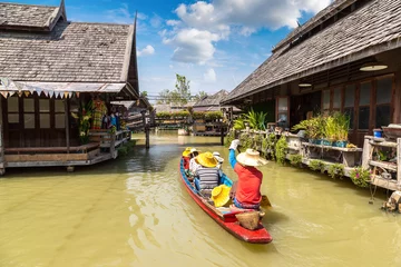 Tuinposter Floating Market in Pattaya © Sergii Figurnyi