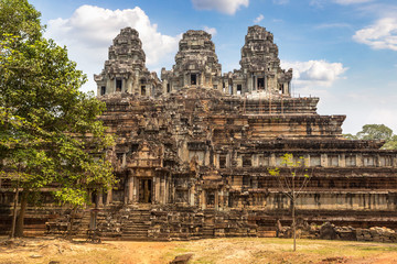 Fototapeta na wymiar Ta Keo temple in Angkor