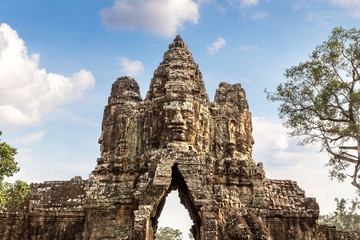 Fototapeta na wymiar Sculptures in the Gate of Angkor Wat