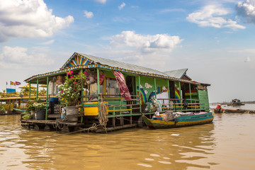 Fototapeta na wymiar Floating village in Cambodia