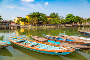 Naklejka na ściany i meble Traditional boats in Hoi An, Vietnam