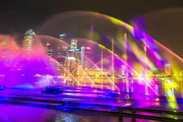 Selbstklebende Fototapeten Lasershow in Singapur © Sergii Figurnyi