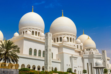 Fototapeta na wymiar Sheikh Zayed Grand Mosque in Abu Dhabi