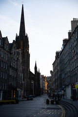 Fototapeta premium The famous Royal Mile in Edinburgh, Scotland during sunset