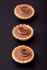 mini-tarts with milk chocolate cream