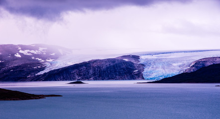 Fototapeta na wymiar Svartisengletscher fotografiert aus dem Glomfjord