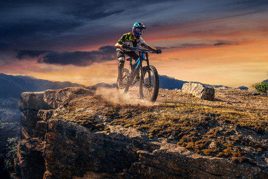 Rides R Backround รูปภาพRides – เลือกดูภาพถ่ายสต็อก เวกเตอร์ และวิดีโอ1,812,481 | Adobe Stock
