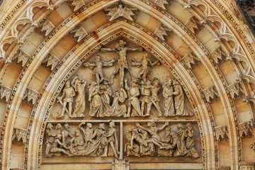 Obraz premium A beautiful old arch on doors of vysehrad castle in prague city.