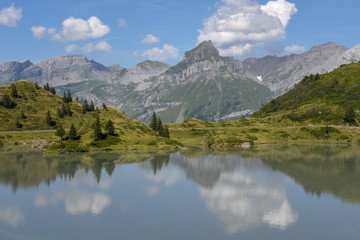 Fototapeta na wymiar Lake Truebsee over Engelberg on the Swiss alps