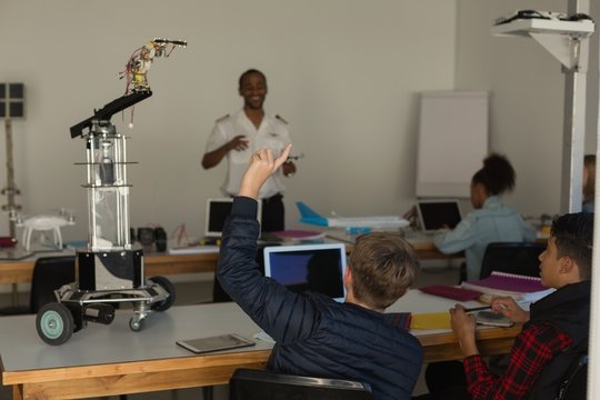 Student asking query to the trainer