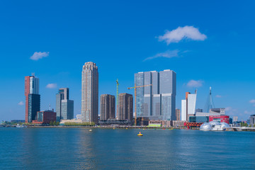 Fototapeta na wymiar skyline of Rotterdam