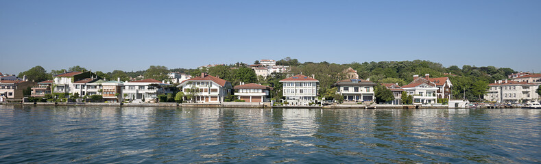 Fototapeta na wymiar Historical Waterfront Houses of Bosphorus, Istanbul 