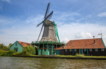 Windmill in Zaanse Schans © RUZANNA ARUTYUNYAN