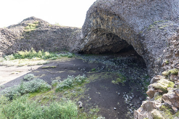 Dimmuborgir Basalt rock cliff myvatn in iceland near dettifoss, Hljodaklettar und die Kirkjanhöhle