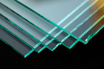 Sheets of Factory manufacturing tempered clear float glass panels cut to size