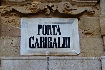 Italy: Road signal (Garibaldi Door).