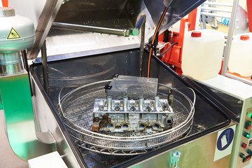 Automatic washing system for engine parts