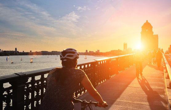 Boston Longfellow bridge at sunset