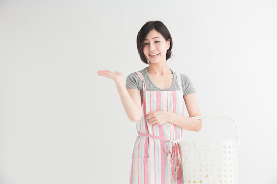 エプロン姿 の画像 71 600 件の Stock 写真 ベクターおよびビデオ Adobe Stock