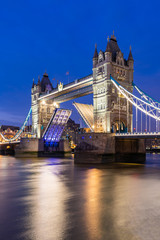 Fototapeta na wymiar Lifting up London Tower Bridge