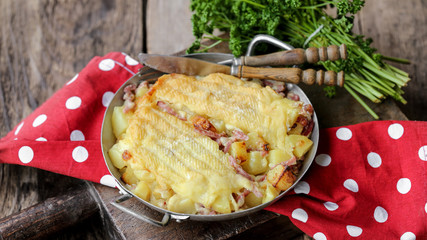 tartiflette (recette typique française) 1 © Jérôme Rommé