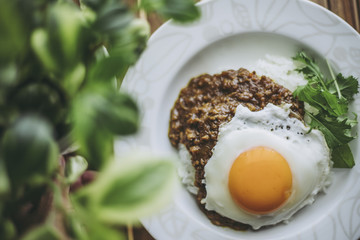 卵入りのカレーライス