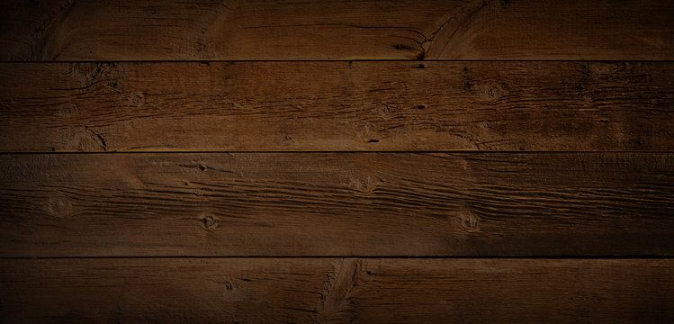 Reclaimed wood là một loại chất liệu với tính thẩm mỹ cao, mang lại nét độc đáo và bản sắc riêng cho các hình ảnh. Sử dụng reclaimed wood trong các bức ảnh đem đến một cái nhìn cổ kính mà vẫn đầy tươi mới.