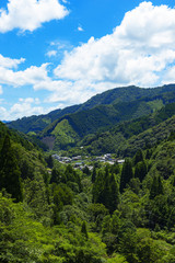 初夏の山村風景