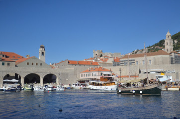 Old City of Dubrovnik has managed to preserve its gothic, renaissance and baroque churches, monasteries, fortress & fountains. Red rooftops are the iconic look of the old city.