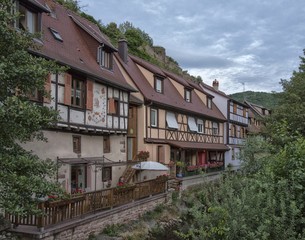 Fototapeta na wymiar Maisons traditionnelles à Kaysersberg, Haut-Rhin, France