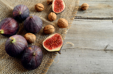 Fresh figs   with walnut  
