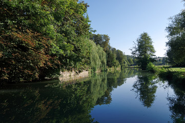 Fototapeta na wymiar Grand Morin river in Crecy la Chapelle village