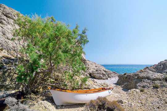 Crete fishboat