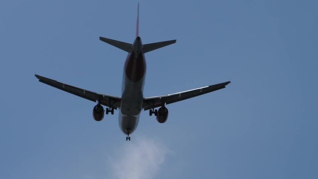 Big airplane fly by over  cool stuff full hd 160p Visual resource 
