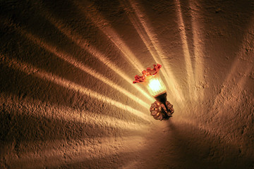 Sombras e luz fazendo o efeito visual.