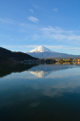 Obraz premium Mount Fuji In Early Morning With Reflection On Lake Kawaguchiko, Japanese Scenery