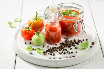 Natural and healthy ketchup prepared from tomatoes
