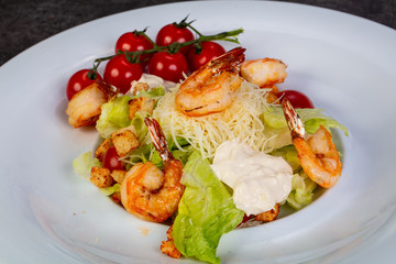 Salad Caesar with prawn
