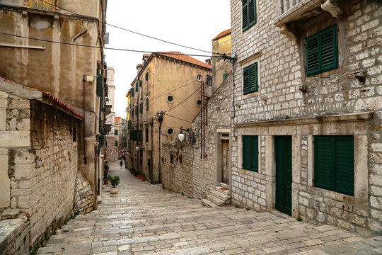 Fototapeta Narrow streets of Šibenik (Croatia)